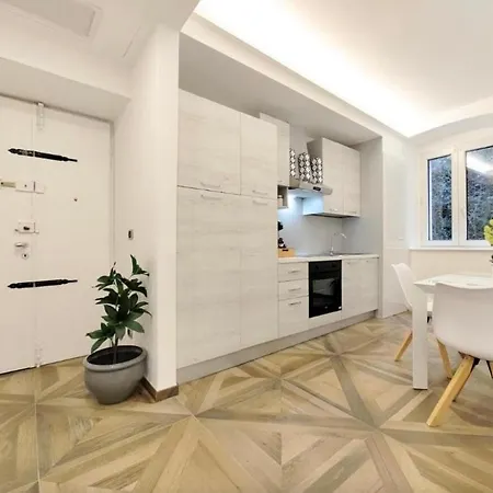 Prisma Suite, A Due Passi Dalla Stazione Lejlighed Trieste