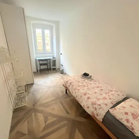 Prisma Suite, A Due Passi Dalla Stazione Trieste
