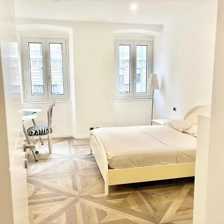 Prisma Suite, A Due Passi Dalla Stazione Trieste