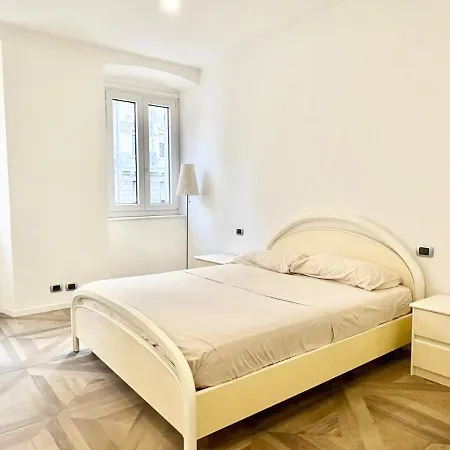 Prisma Suite, A Due Passi Dalla Stazione Apartment Triest