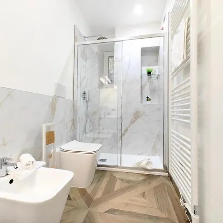 דירה Prisma Suite, A Due Passi Dalla Stazione