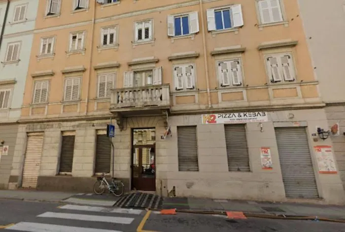 Prisma Suite, A Due Passi Dalla Stazione Lägenhet *